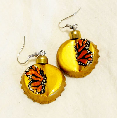 Aretes corcholata monarca dorada